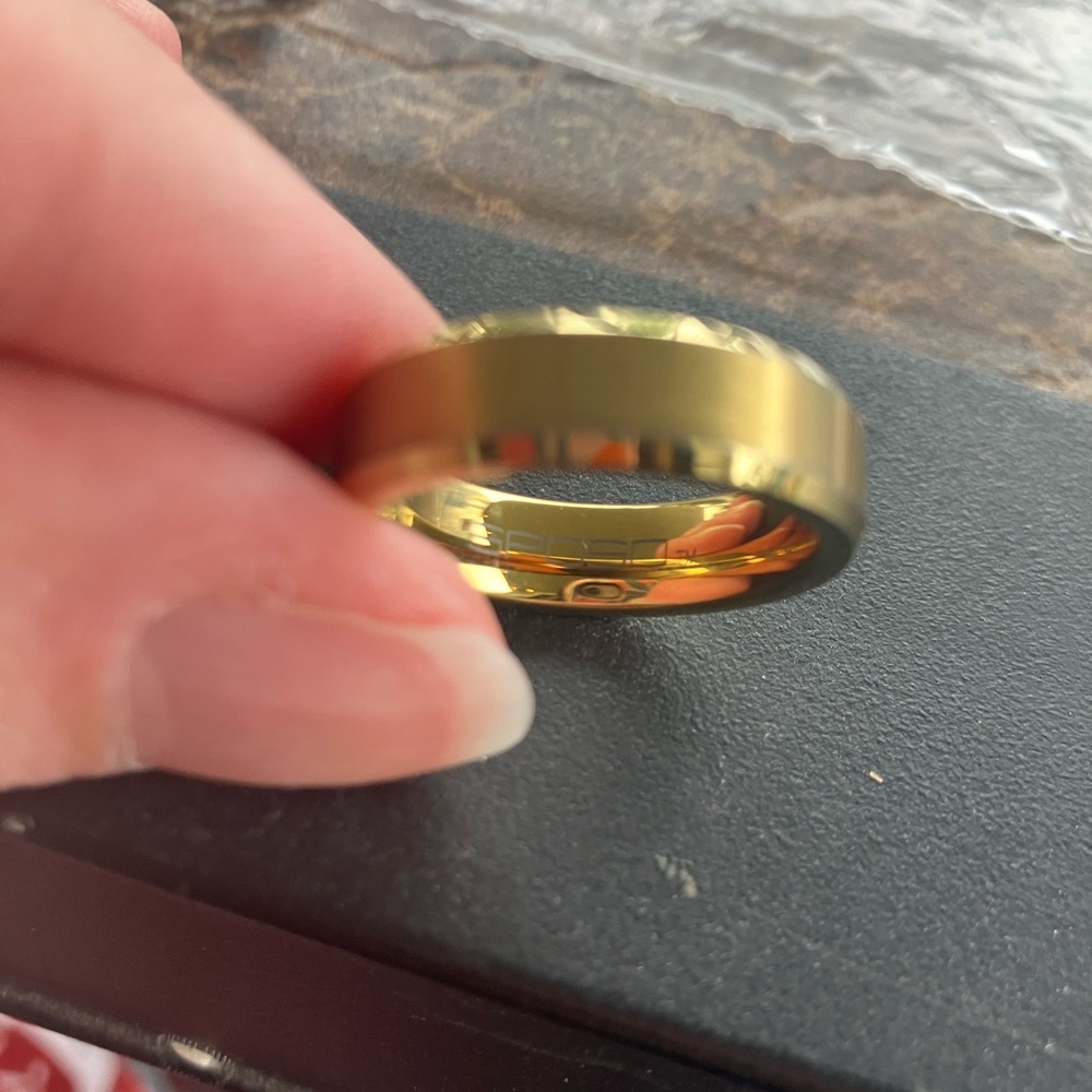 Men’s tungsten and carbide wedding band ring Sposo brand Kay Jewelers size nine